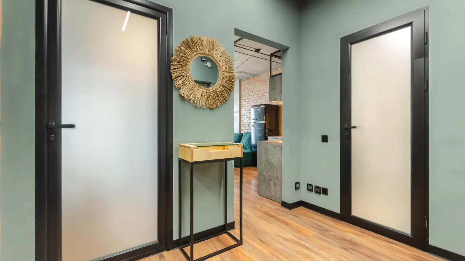 קייב Petrovdom Apartments 03-217 In Rc Rybalsky, Naberezhno-Rybalska Street, 3
